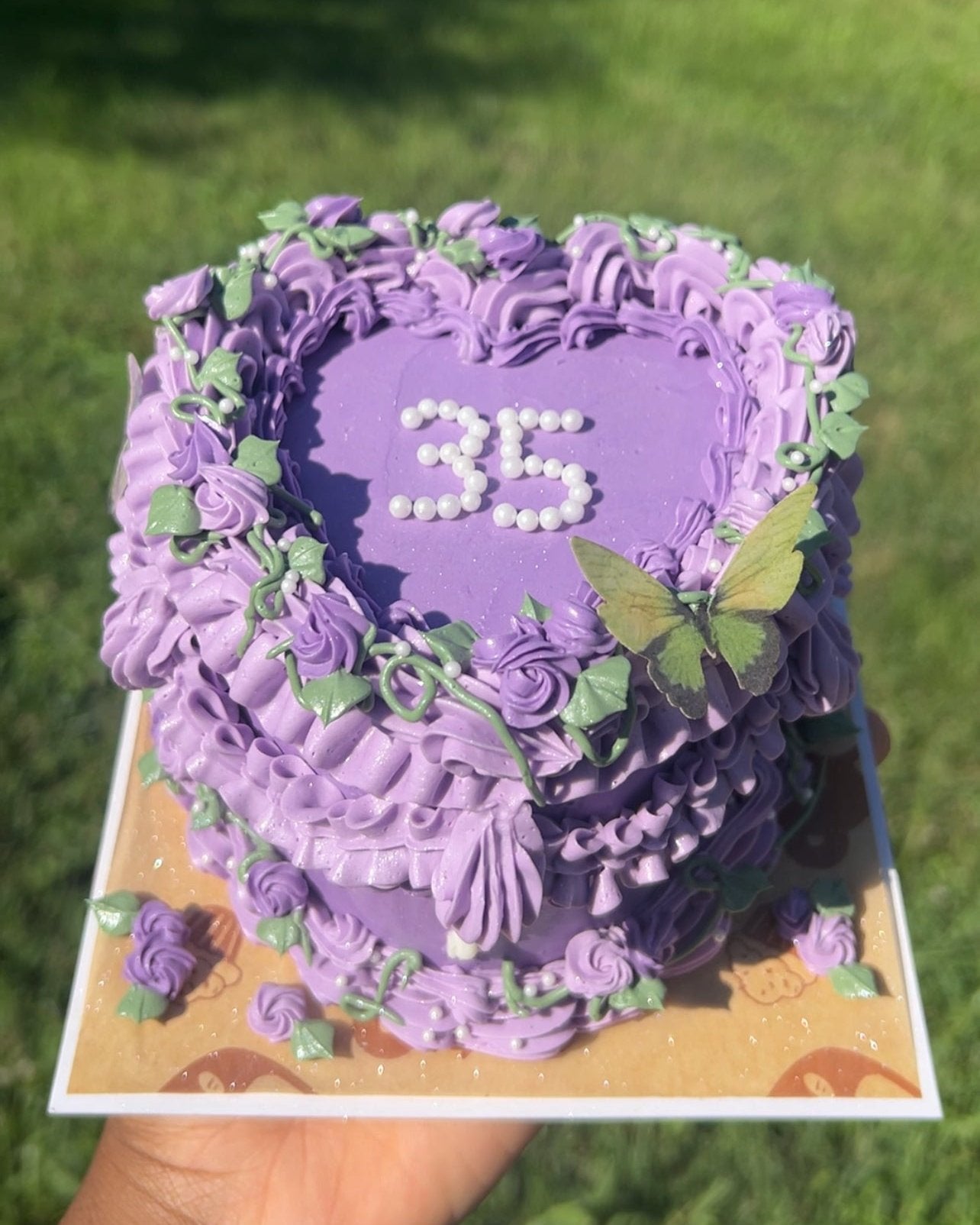 Mini Vintage Cake (Feeds 1-3)